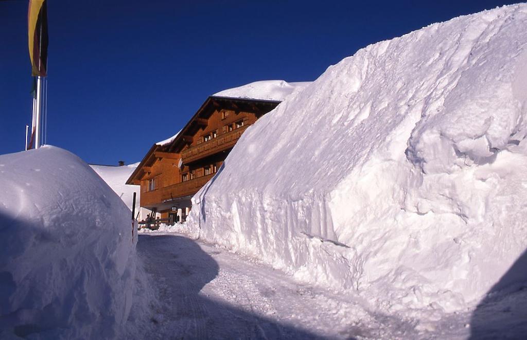Hotel-Gasthof Zimba Damuels Dış mekan fotoğraf