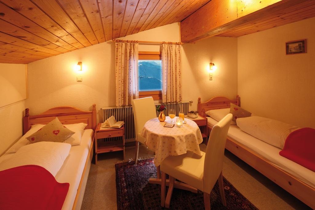 Hotel-Gasthof Zimba Damuels Dış mekan fotoğraf